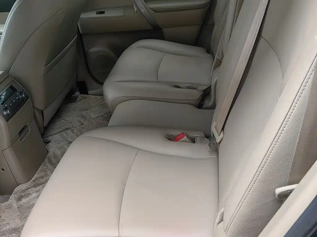 Toyota Highlander 2012 2.7L 7 мест Luxury