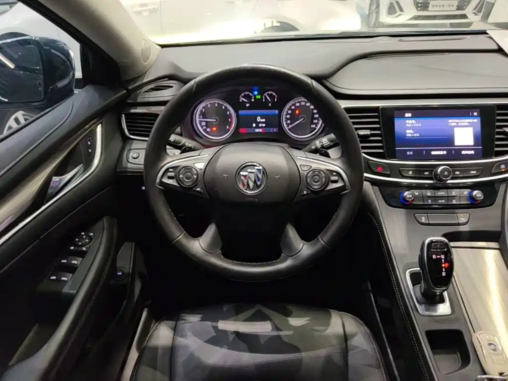 Buick LaCrosse — миниатюра 11