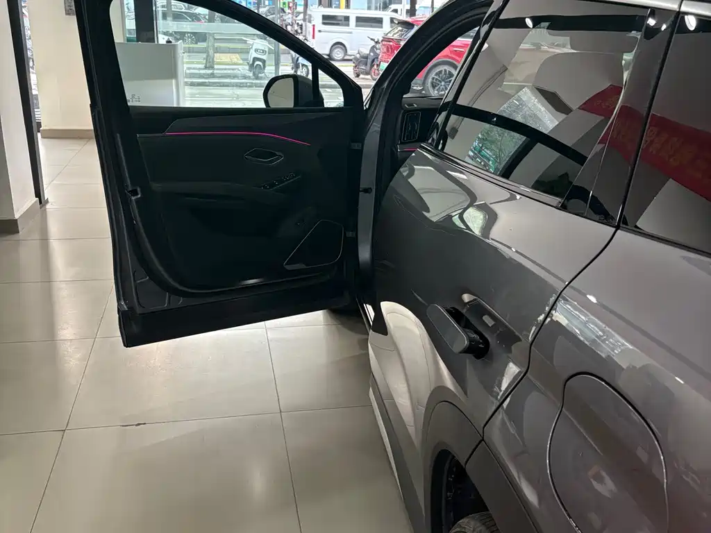 BYD L DM-i — миниатюра 6