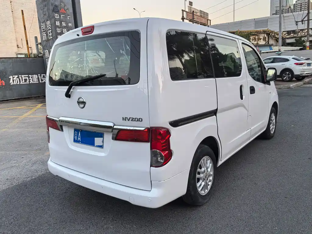 Nissan NV200 — миниатюра 7