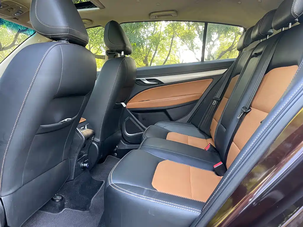 Geely Vision S1 — миниатюра 5