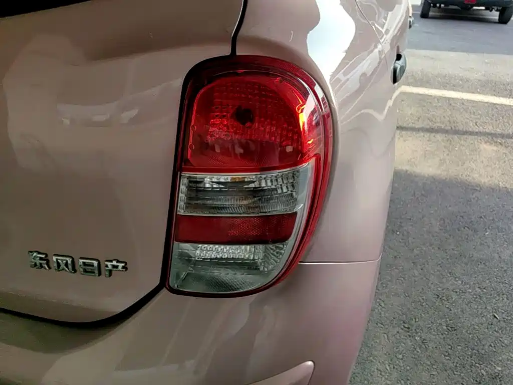 Nissan March — миниатюра 8