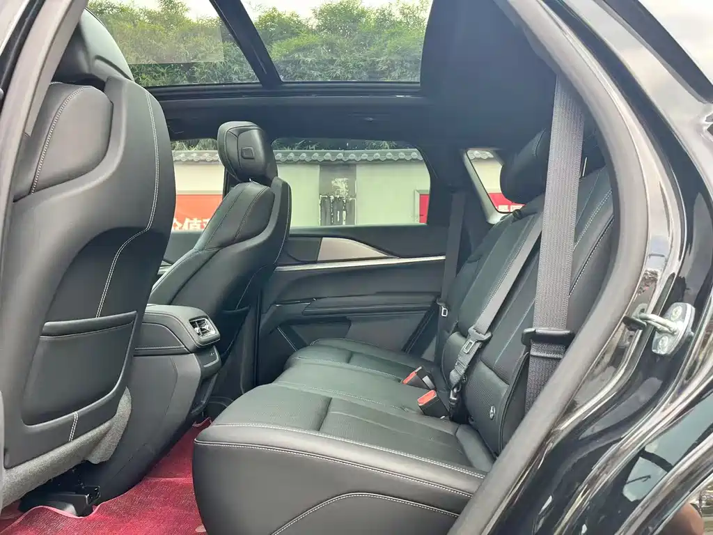 Cadillac XT5 — миниатюра 12