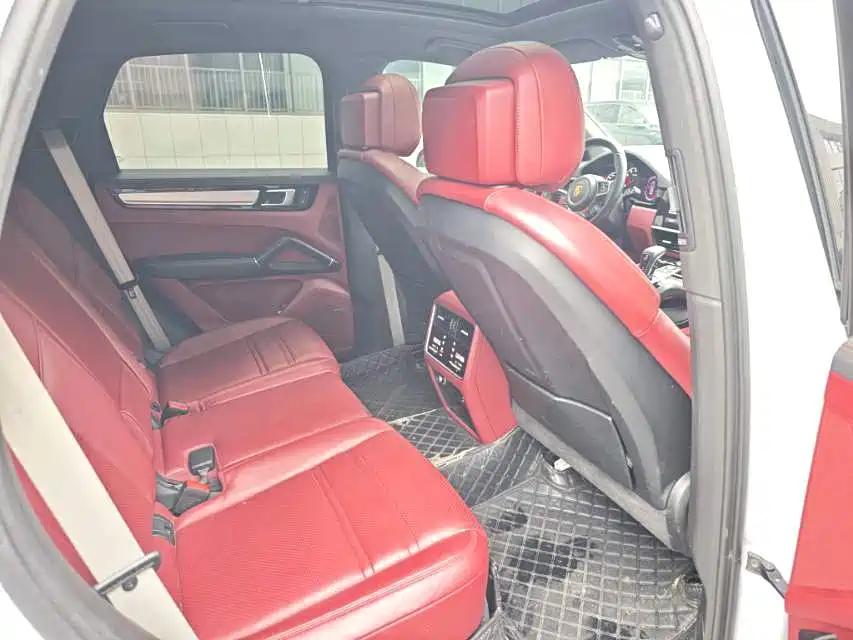 Porsche Cayenne — миниатюра 15