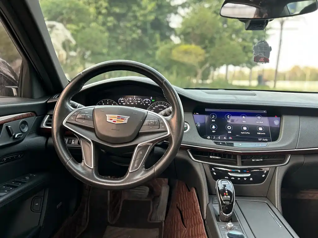 CADILLAC CT6