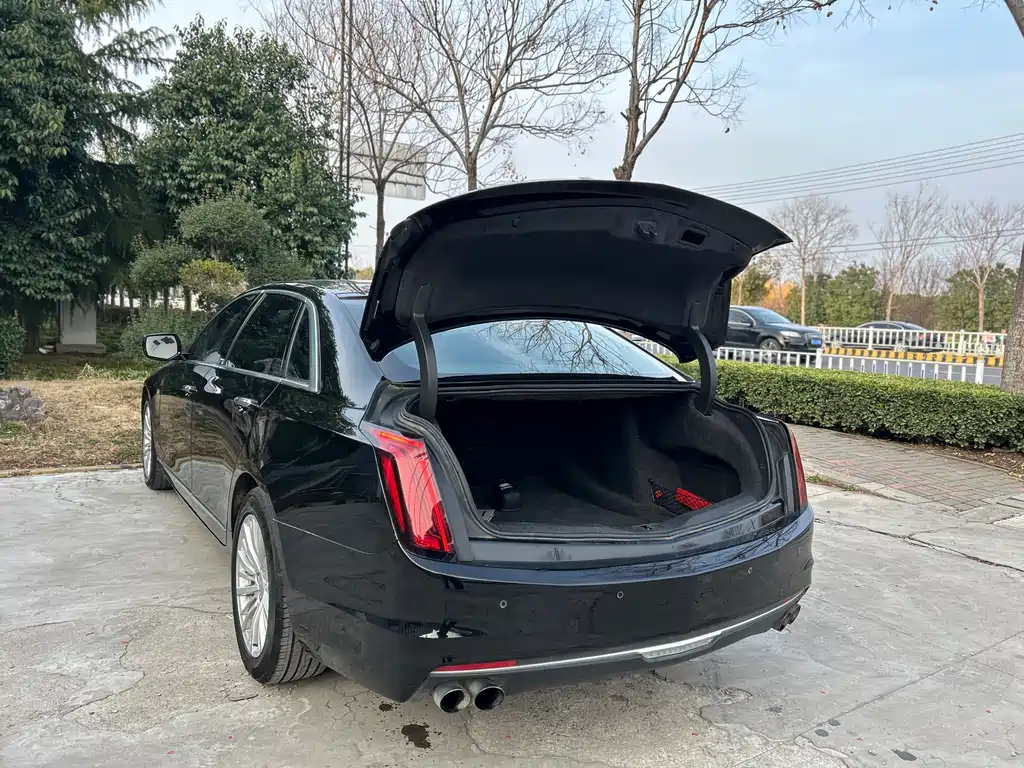 CADILLAC CT6