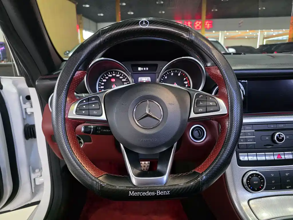 Mercedes-Benz SLC — миниатюра 7