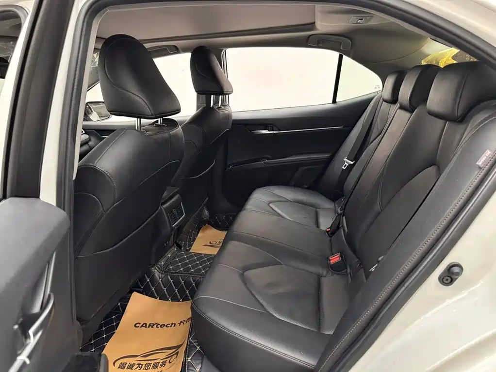 Toyota Camry — миниатюра 9
