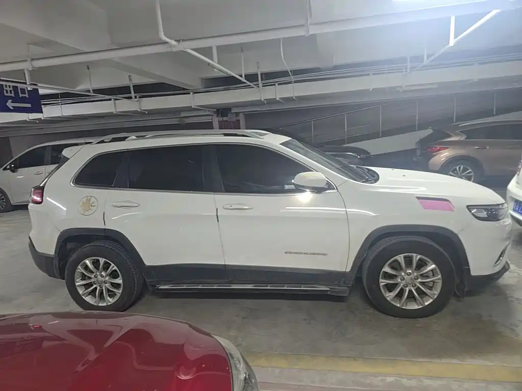 Jeep Cherokee — миниатюра 26
