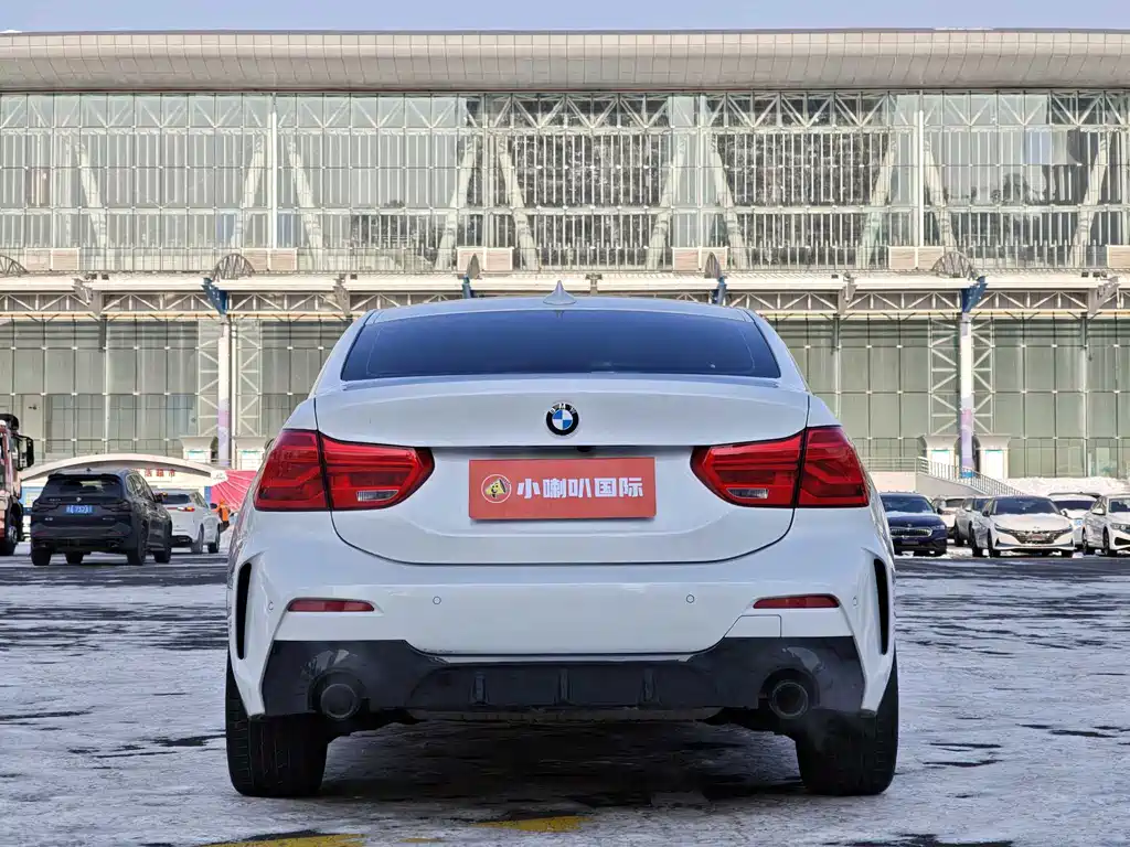 BMW 1 SERIES