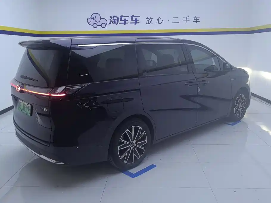 GAC Motor Trumpchi E8 PHEV — миниатюра 3