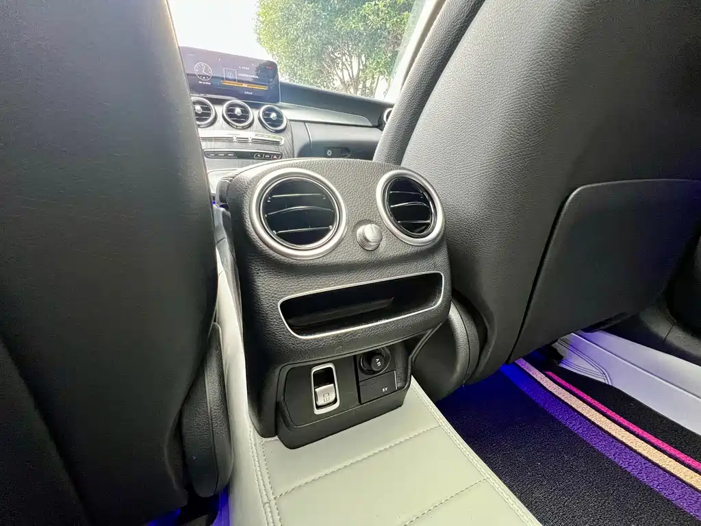 Mercedes-Benz C-Class — миниатюра 20