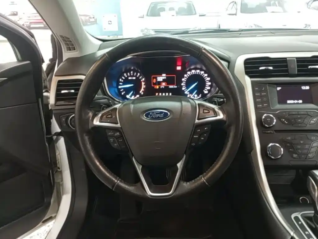 Ford Mondeo — миниатюра 11