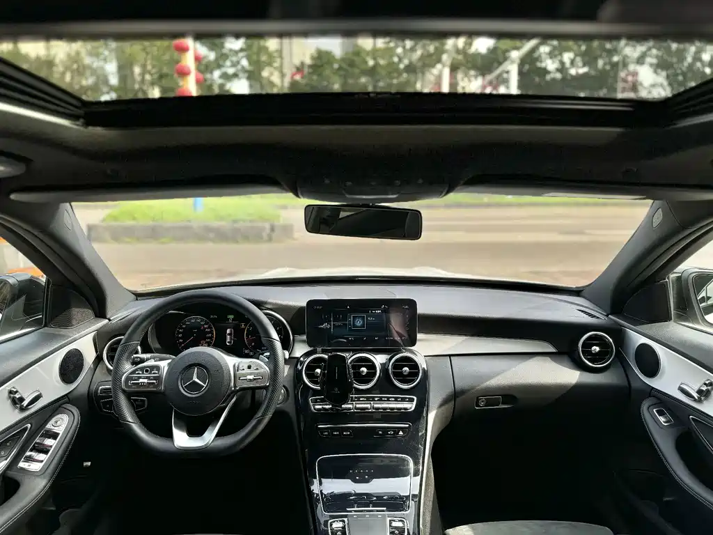 Mercedes-Benz C-Class — миниатюра 16