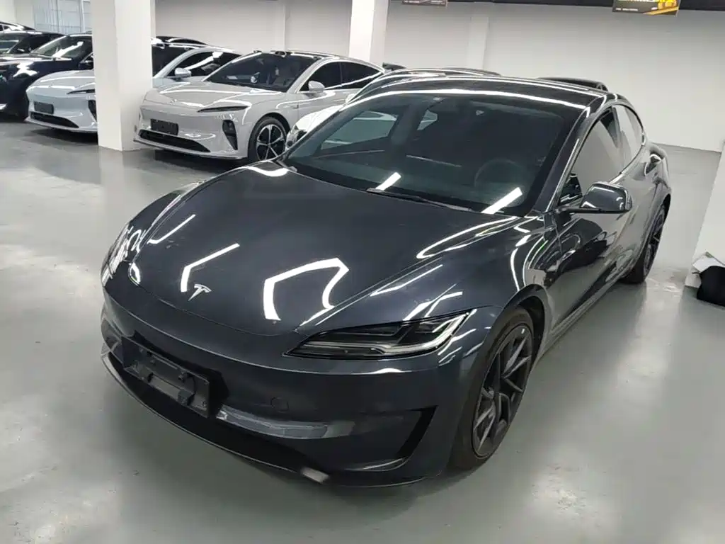 Tesla Model 3 — миниатюра 2