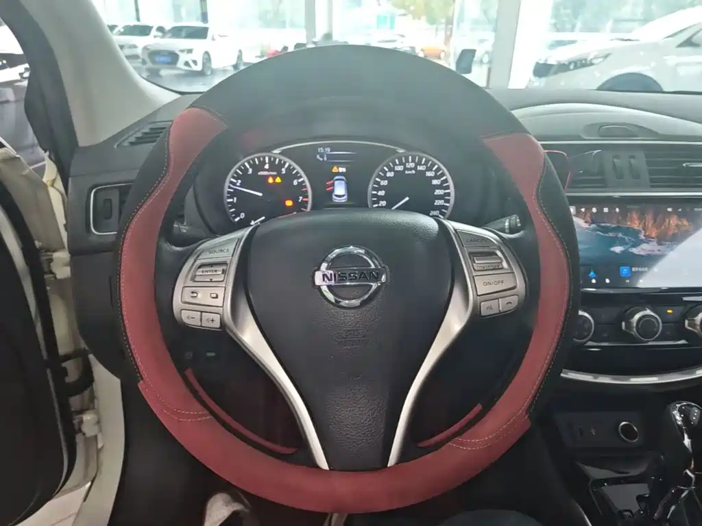 Nissan Tiida — миниатюра 11