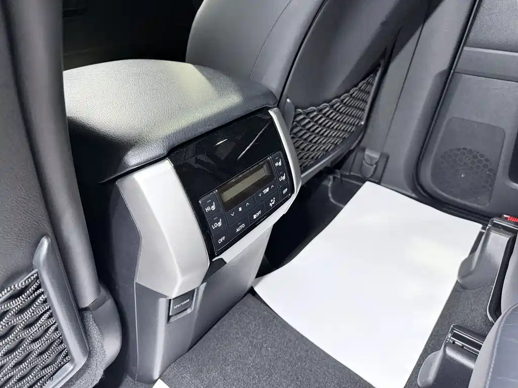 Toyota Prado — миниатюра 11