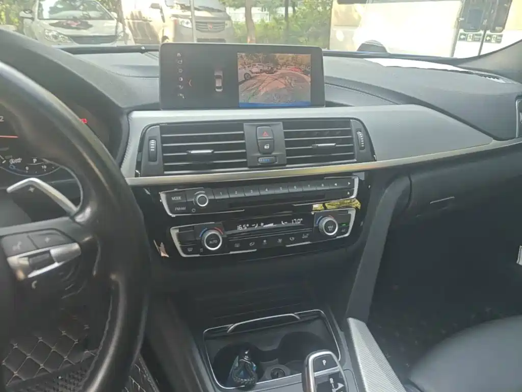 BMW 3 Series — миниатюра 13