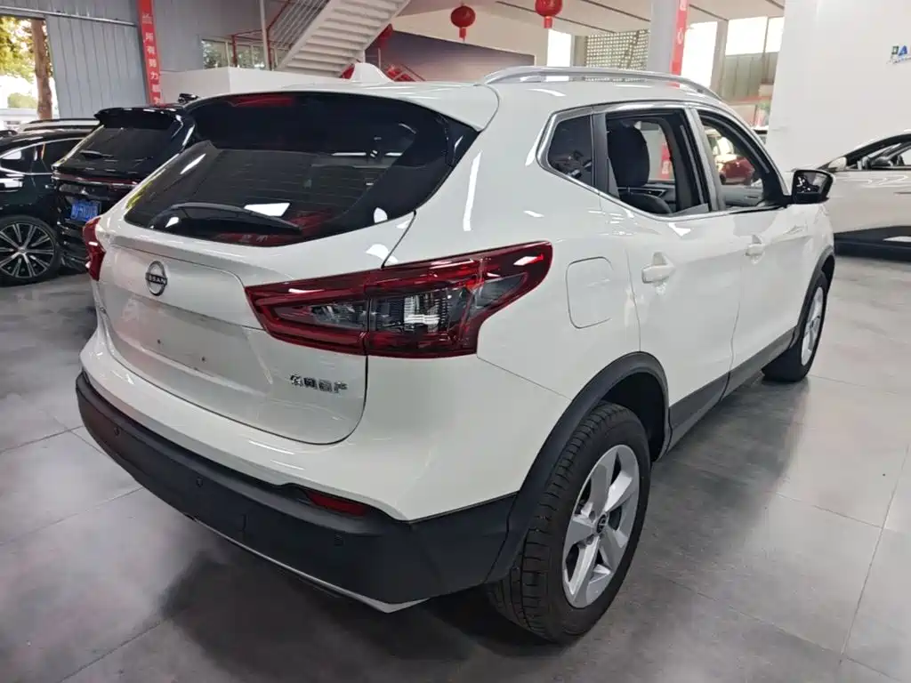 Nissan Qashqai — миниатюра 7