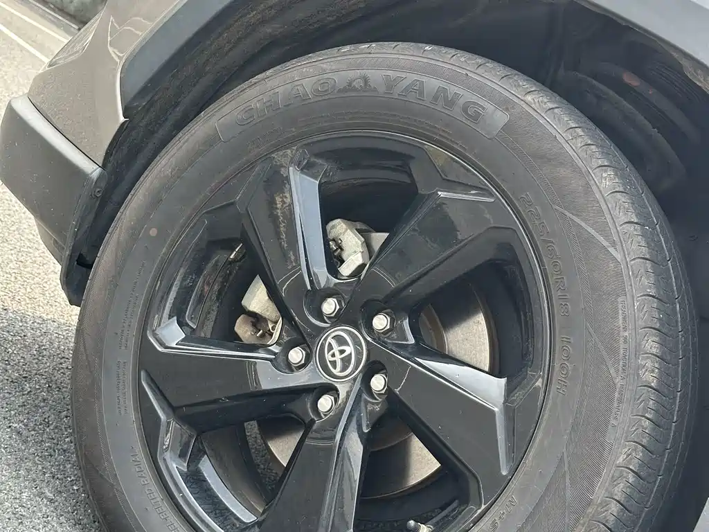 Toyota RAV4 — миниатюра 16