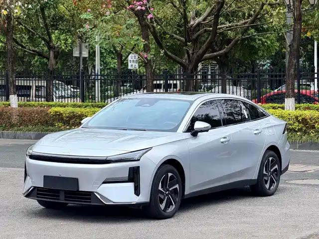 GEELY GALAXY GALAXY L6 2025