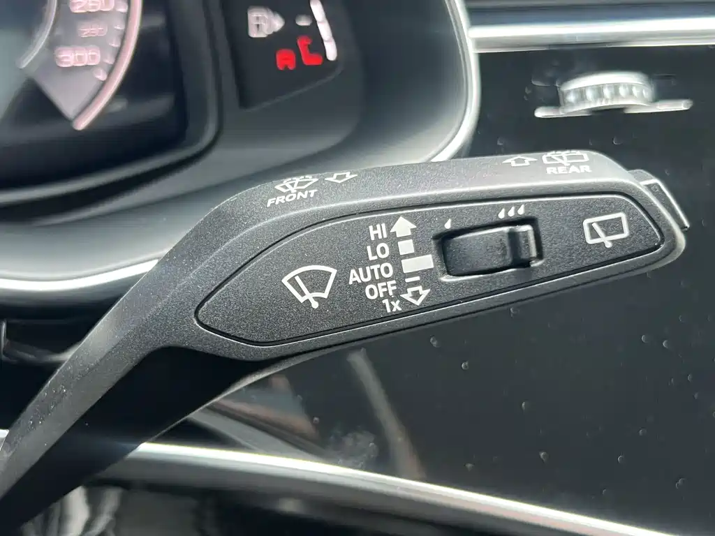 Audi Q8 — миниатюра 21