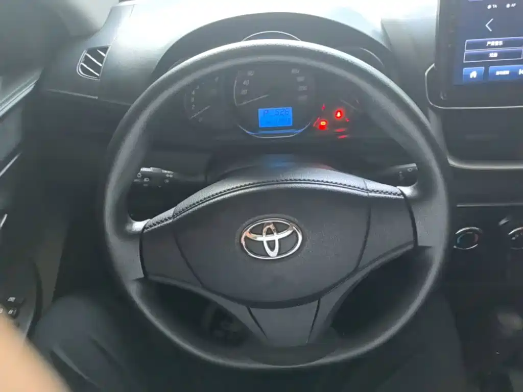 Toyota Yaris L — миниатюра 11