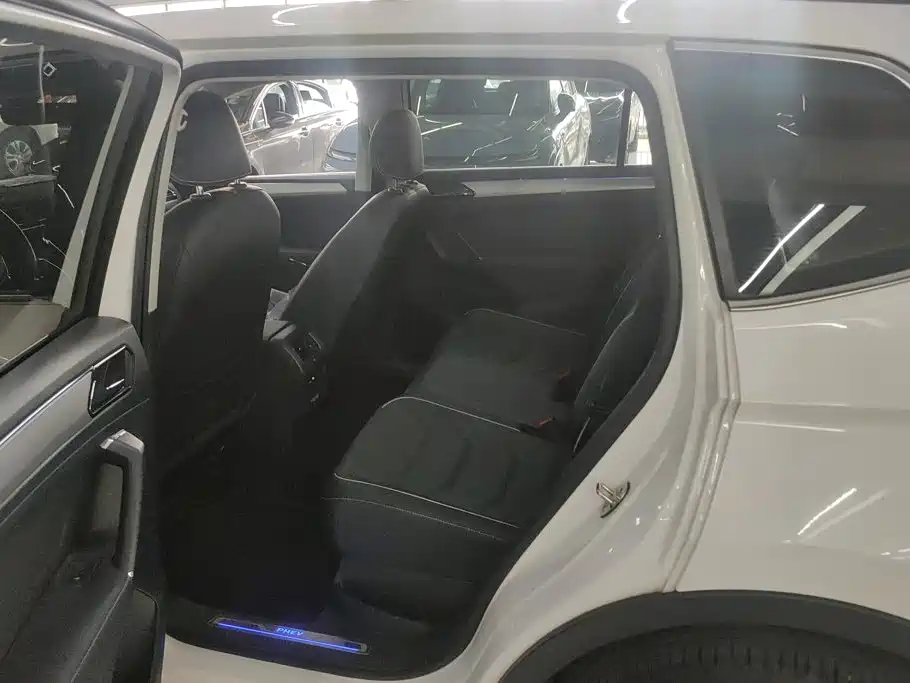 Volkswagen Tiguan L PHEV — миниатюра 11