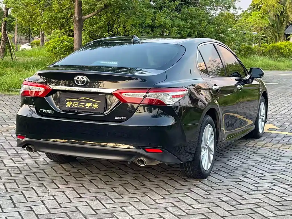 TOYOTA CAMRY