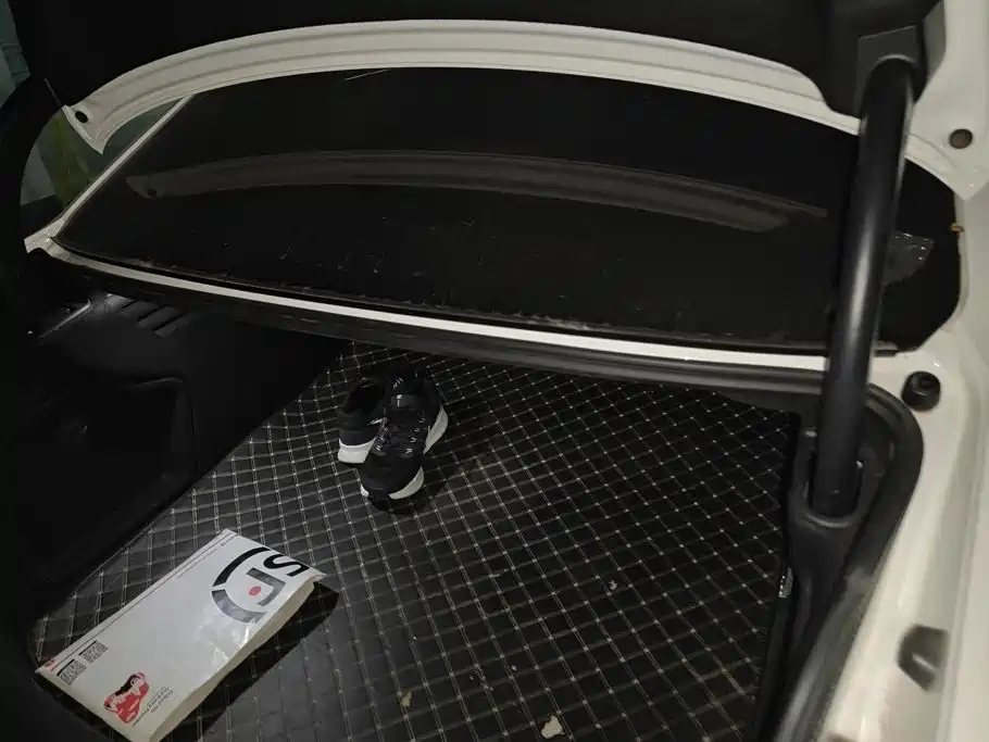 Audi A4L — миниатюра 4