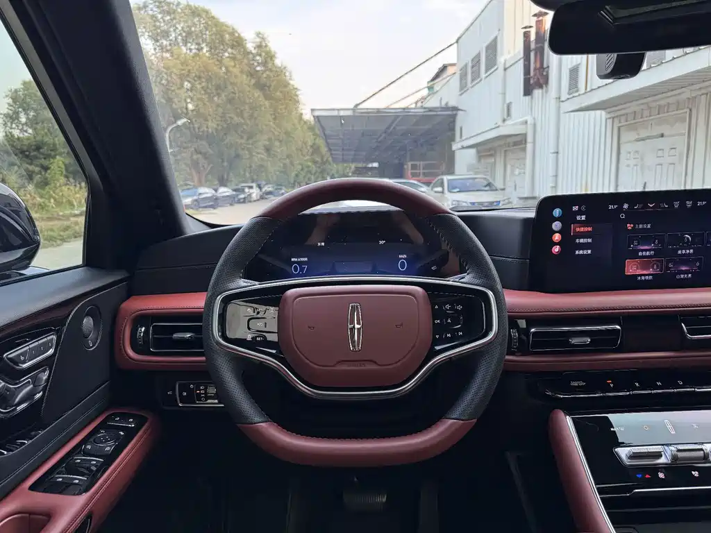 Lincoln Aviator — миниатюра 14