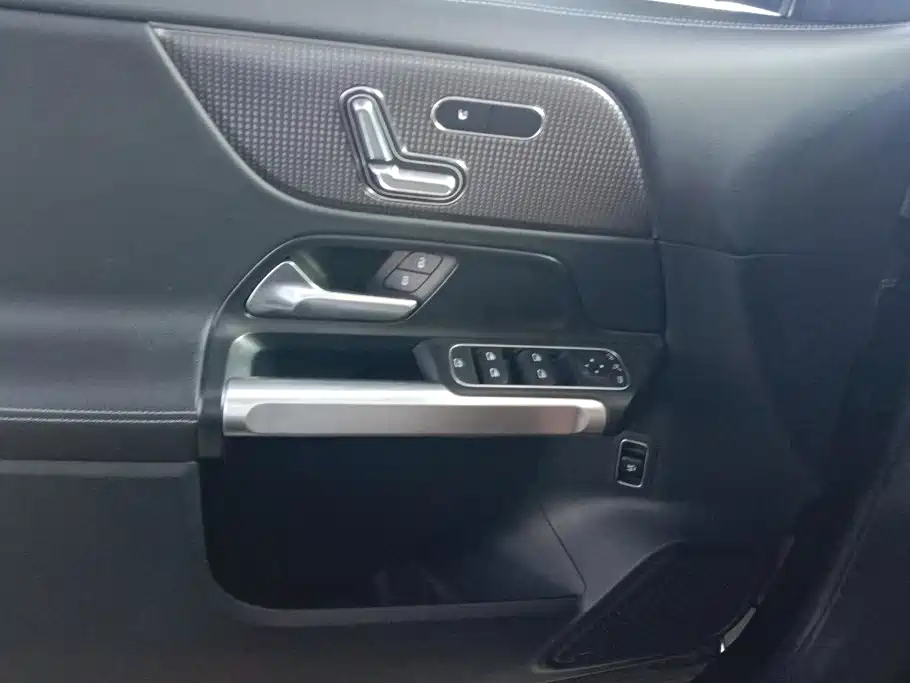 Mercedes-Benz EQB — миниатюра 7