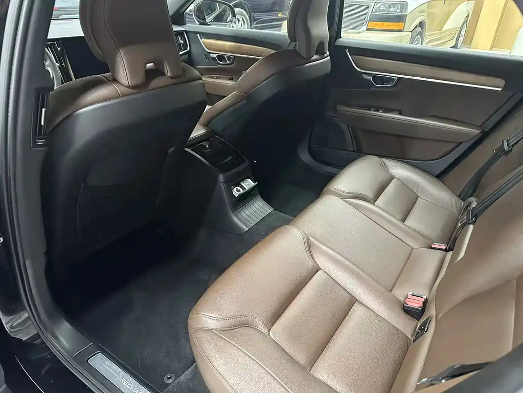 Volvo S90 PHEV — миниатюра 10