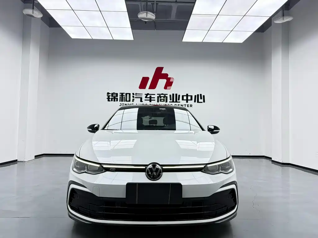 Volkswagen Golf 2024