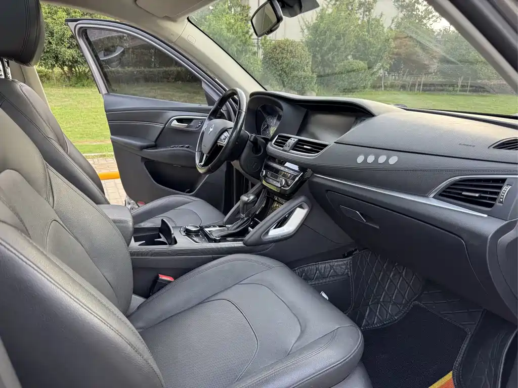 Borgward BX7 — миниатюра 6