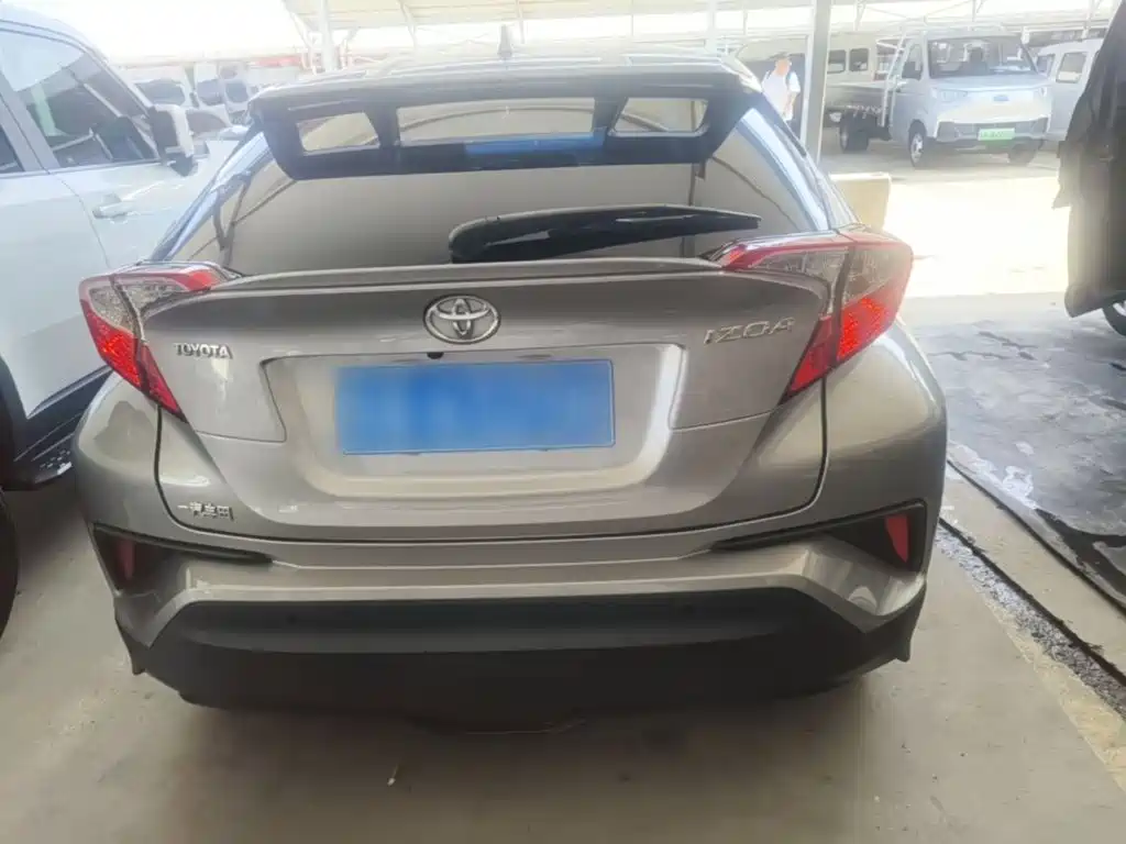 Toyota IZOA — миниатюра 6