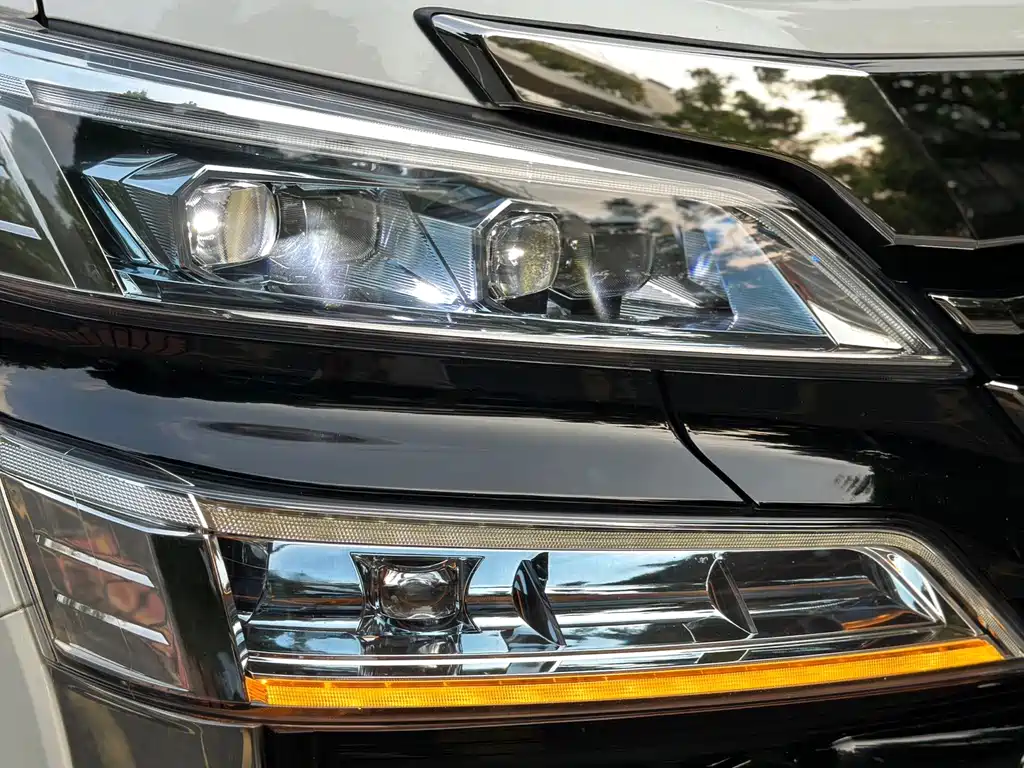 Toyota Vellfire — миниатюра 18
