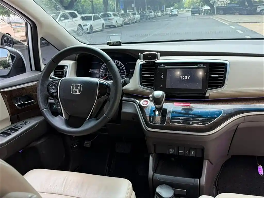 Honda Odyssey 2015 2.4L Luxury