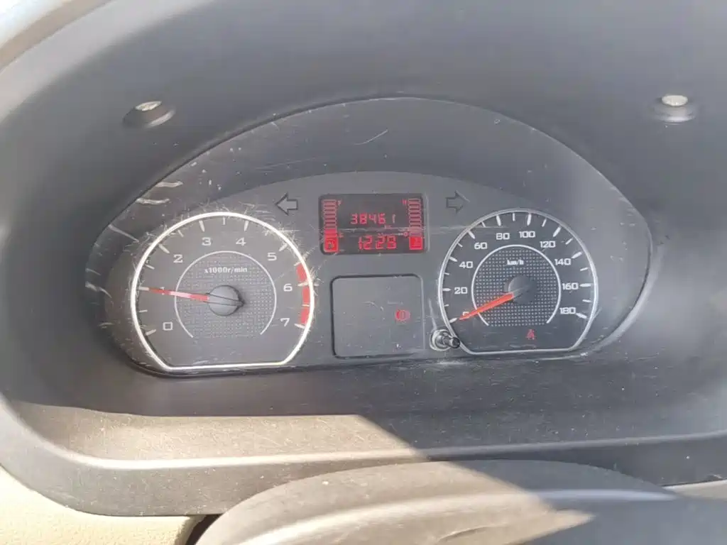 Wuling Rongguang V — миниатюра 12