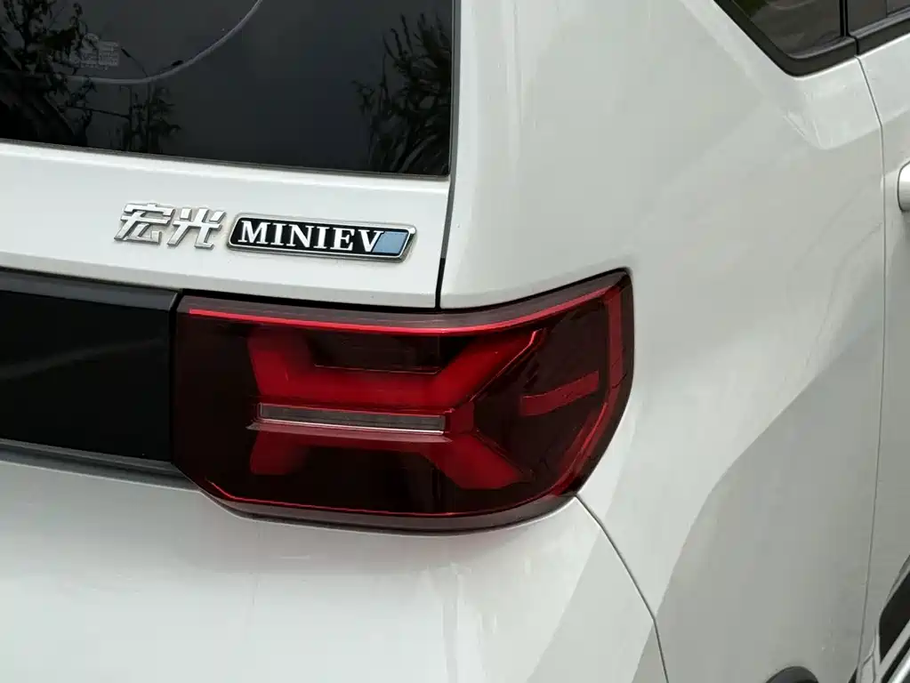Wuling MINIEV — миниатюра 9