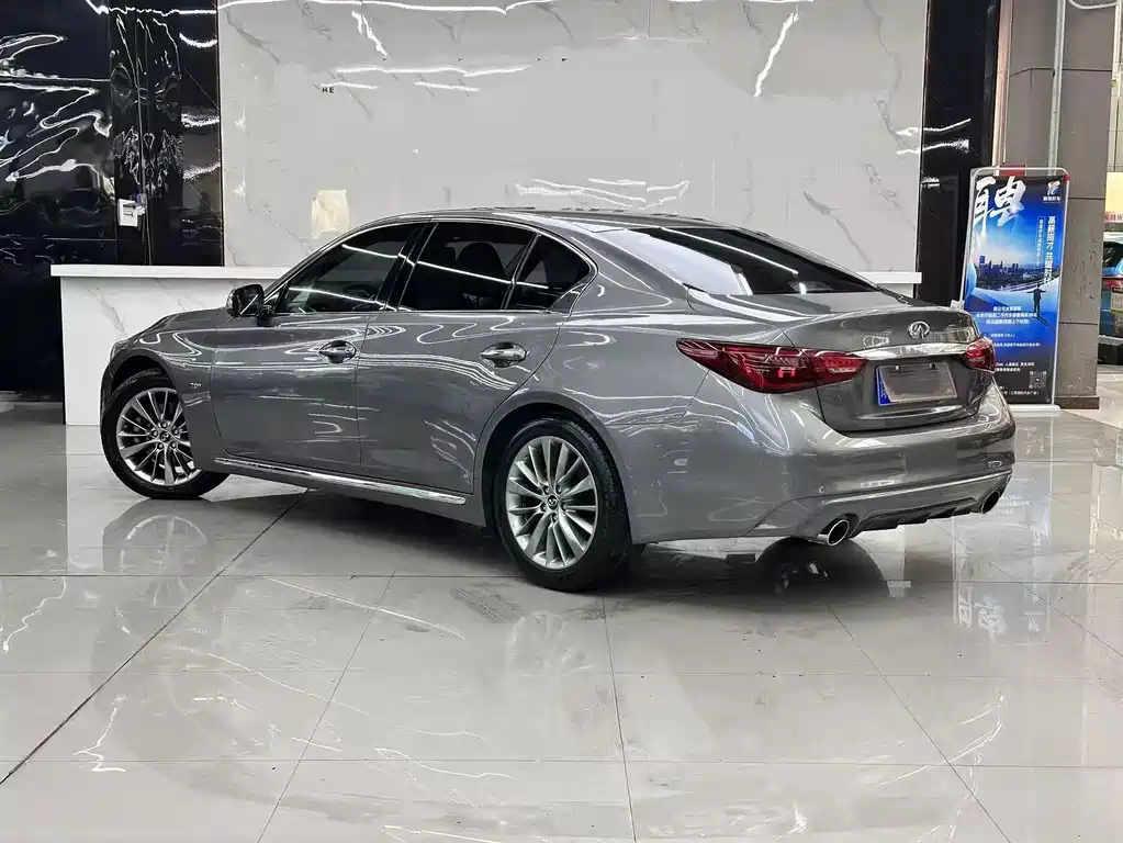 INFINITI Q50L