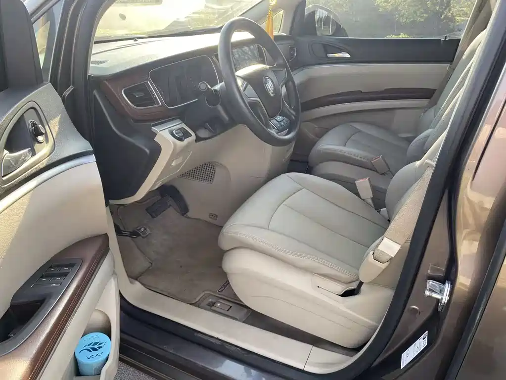 Buick GL8 2014 2.4L CT Luxury Comfort
