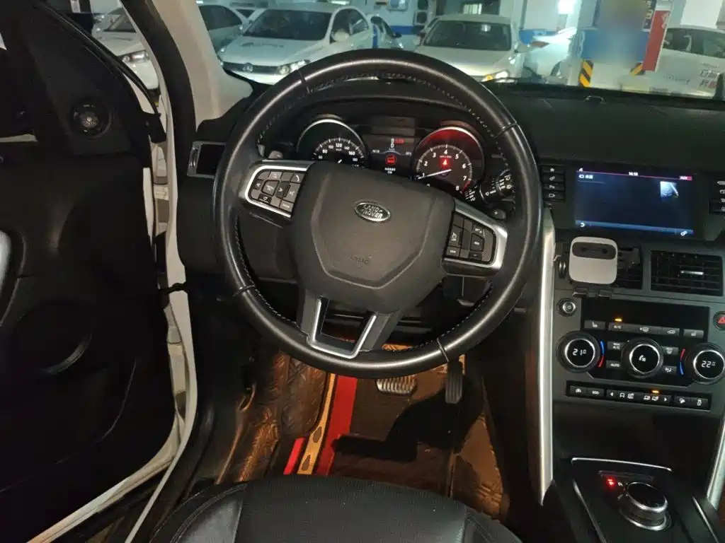 Land Rover Discovery Sport — миниатюра 11