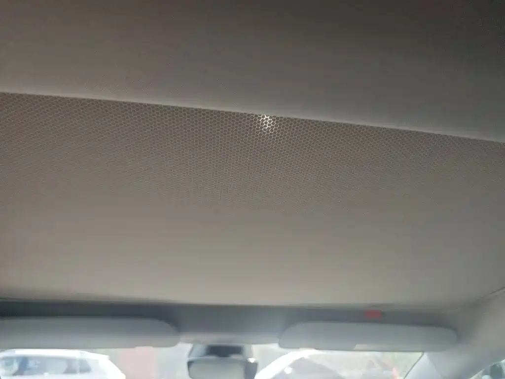 Tesla Model 3 — миниатюра 15
