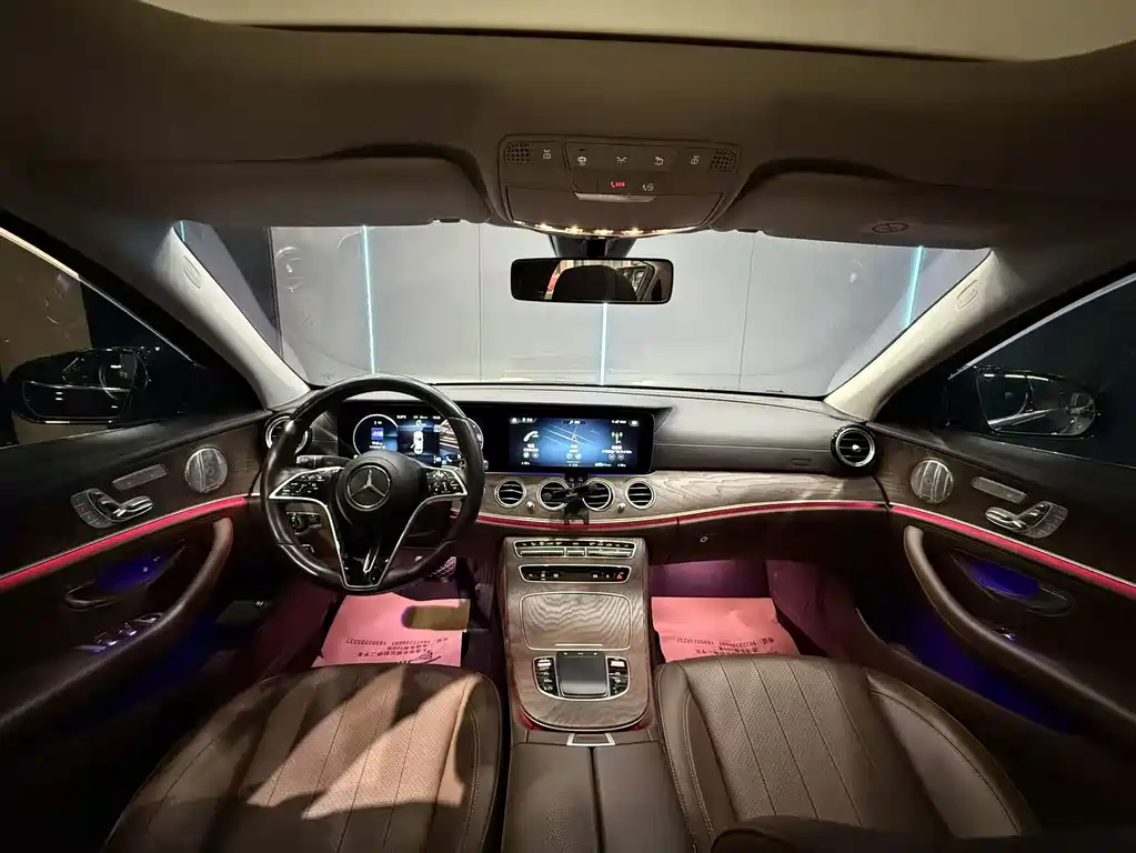 Mercedes-Benz E-Class — миниатюра 9