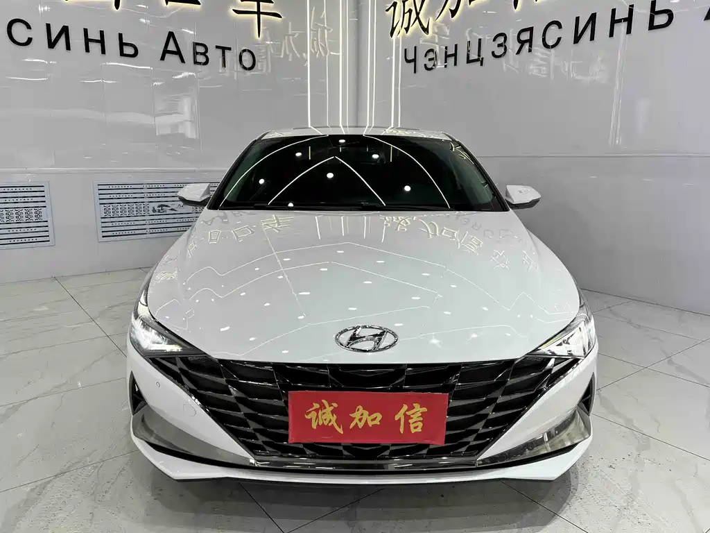 HYUNDAI ELANTRA