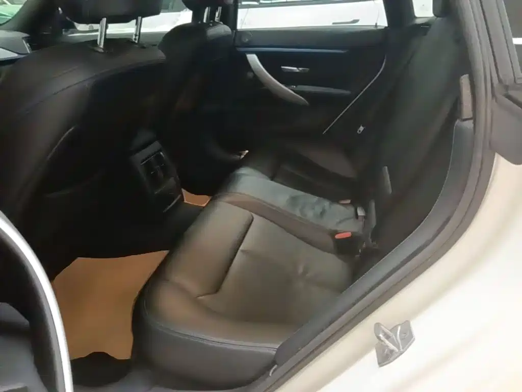 BMW 4 Series — миниатюра 17