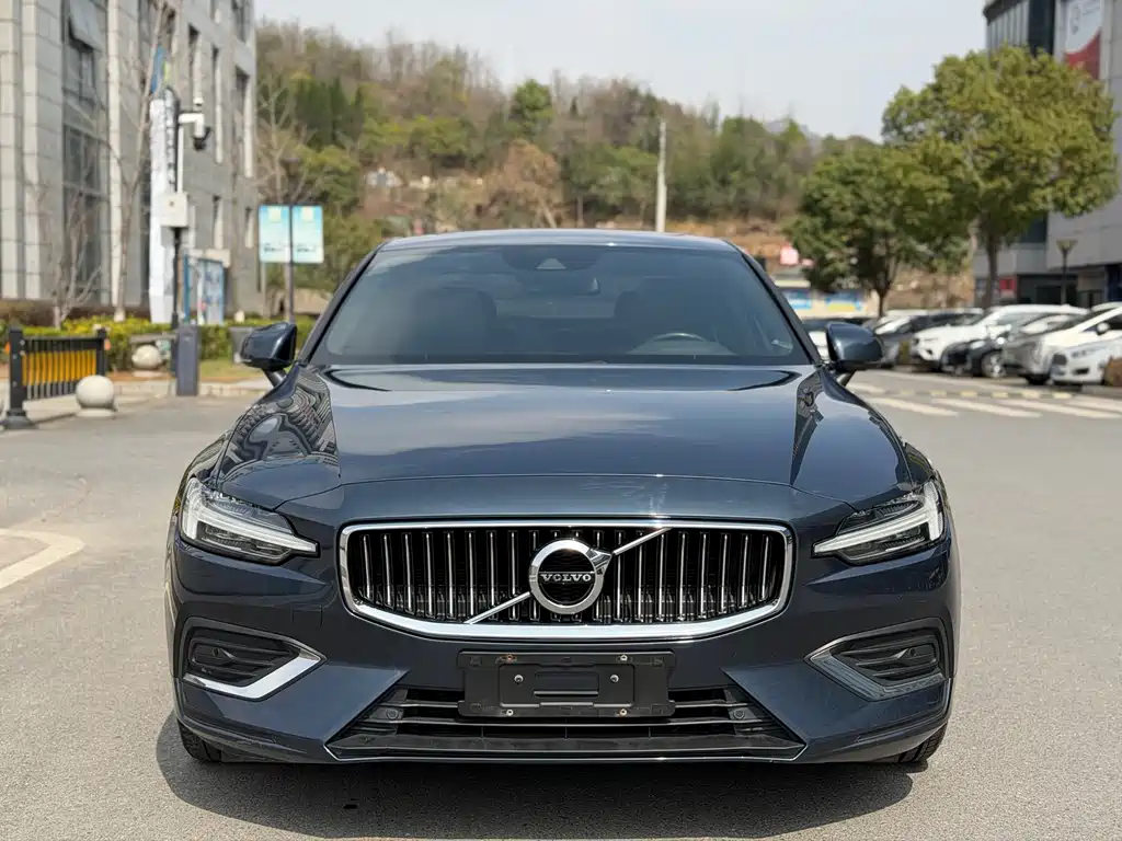 VOLVO S60