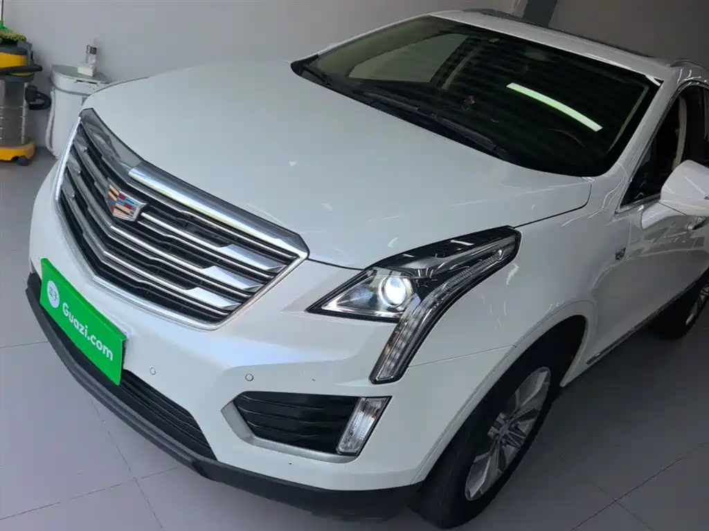 Купить Cadillac XT5
