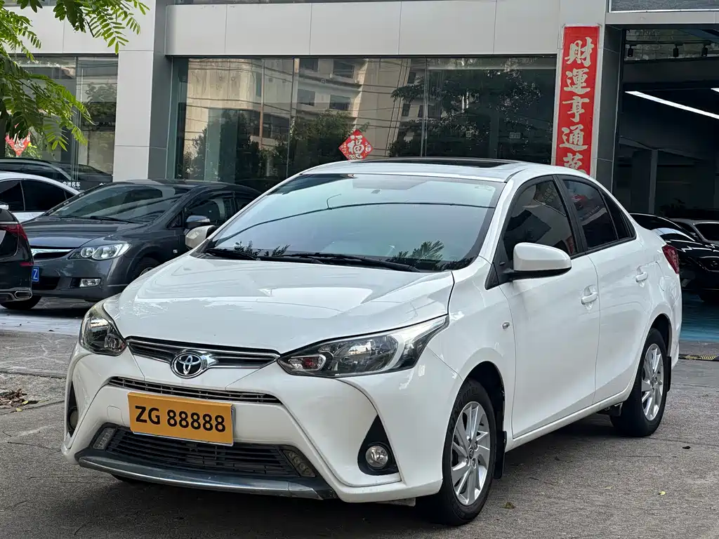 Купить Toyota Yaris L